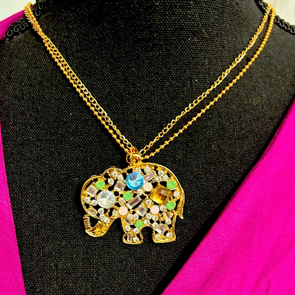 🌟5/$10 Gold Elephant Pendant Necklace